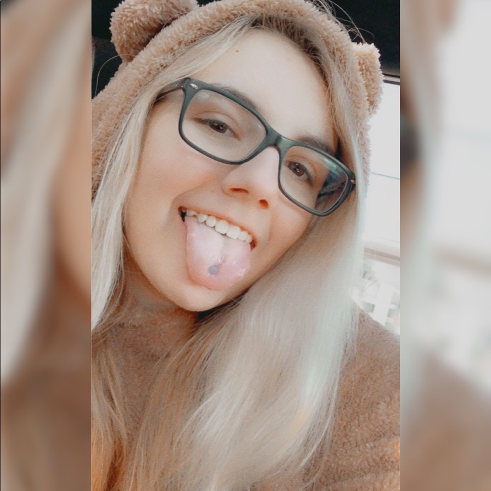 Meet your Posher, Gabriella